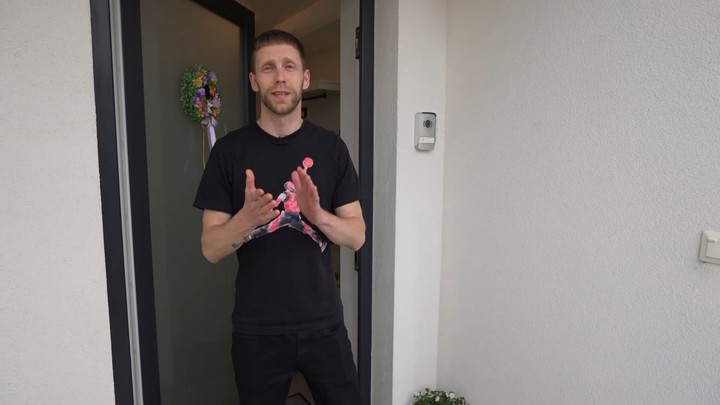 Bez servítky, Stano